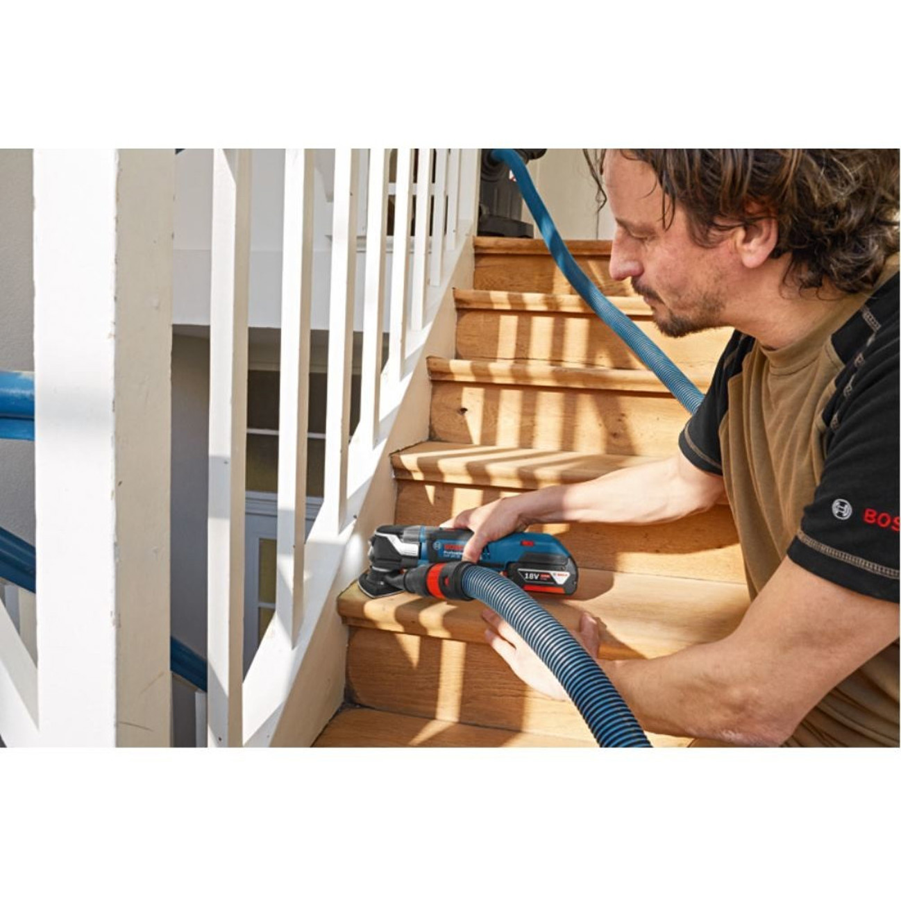 Bosch - GOP 18V-28 - Akku-Multi-Cutter (mit 2 Akkus, 18 V, Li-Ion, Softgriff, LED-Licht, Snap-In-System)